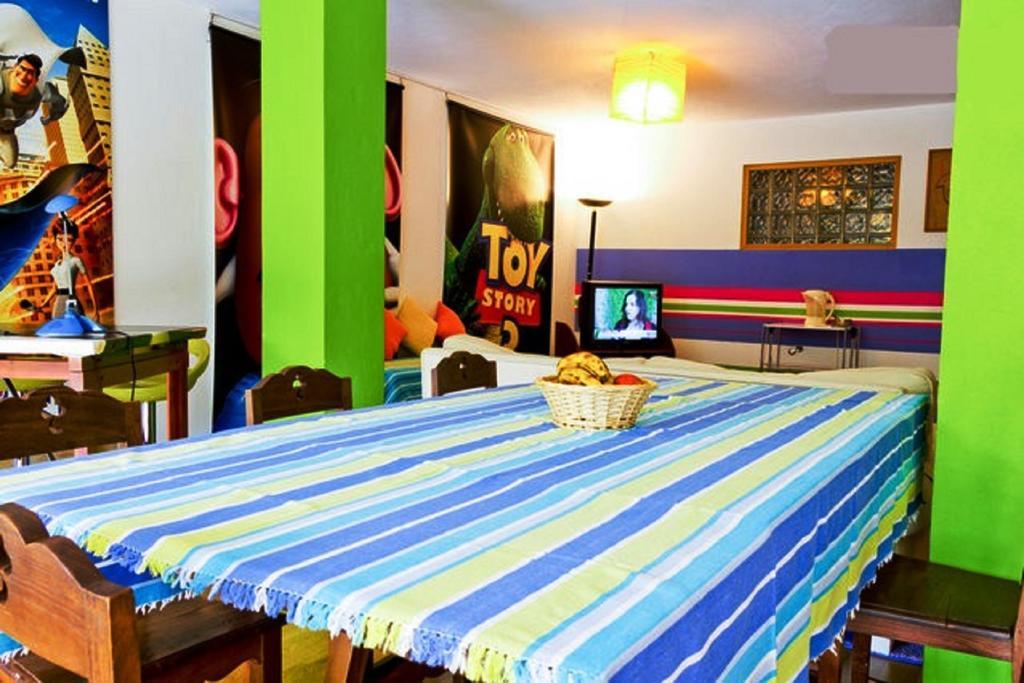 Coloured Studio FAO Quarto foto
